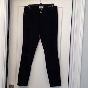 Frame Le Skinny de Jeanne Ripped Jean Size 30